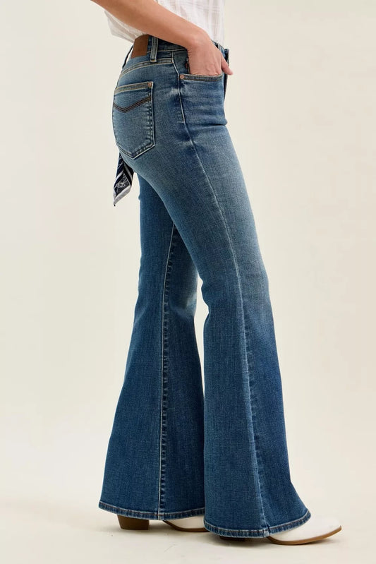 Flare-jeans med mellanmidja och trippelsöm, bild 2