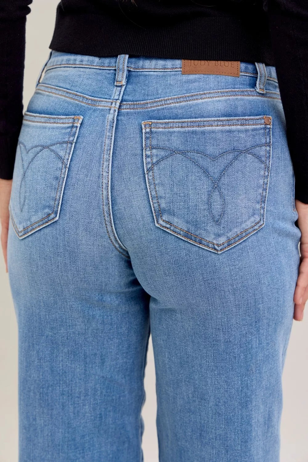 Vida jeans med mellanmidja, bild 7
