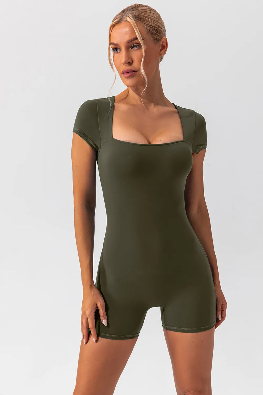 Active romper med fyrkantig hals och cap sleeve Stella & Co