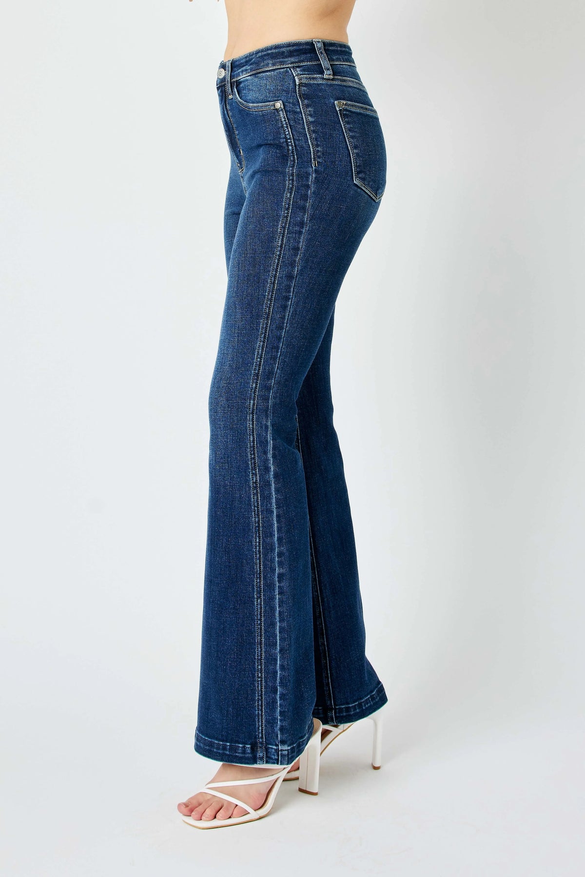 Flare-jeans med hög midja och vinklad sidsöm, bild 4