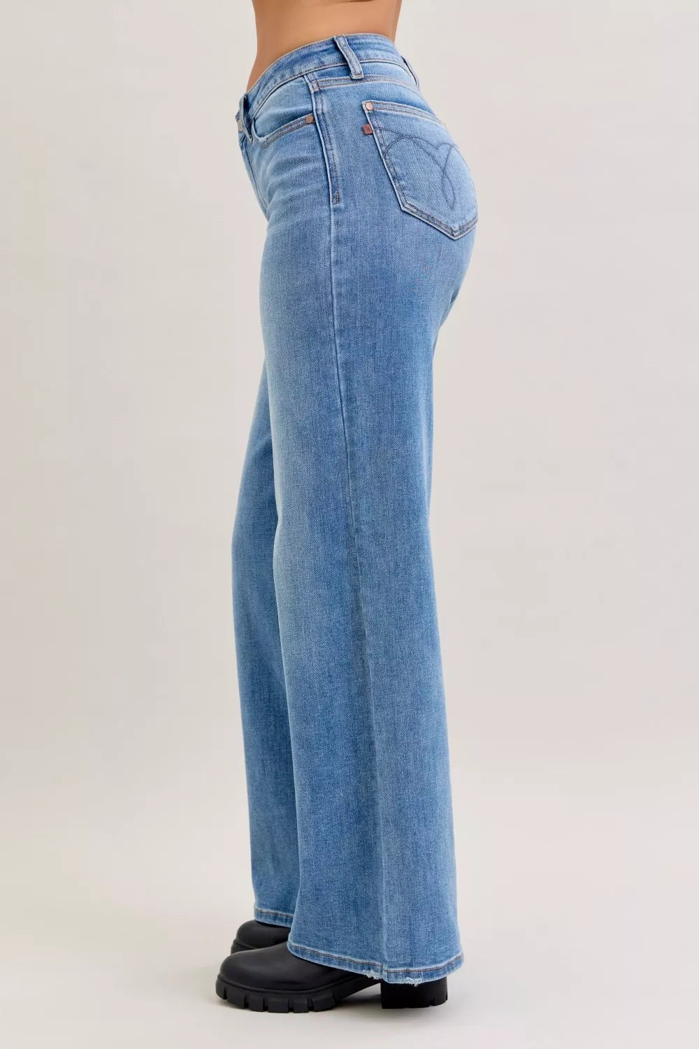 Vida jeans med mellanmidja, bild 4