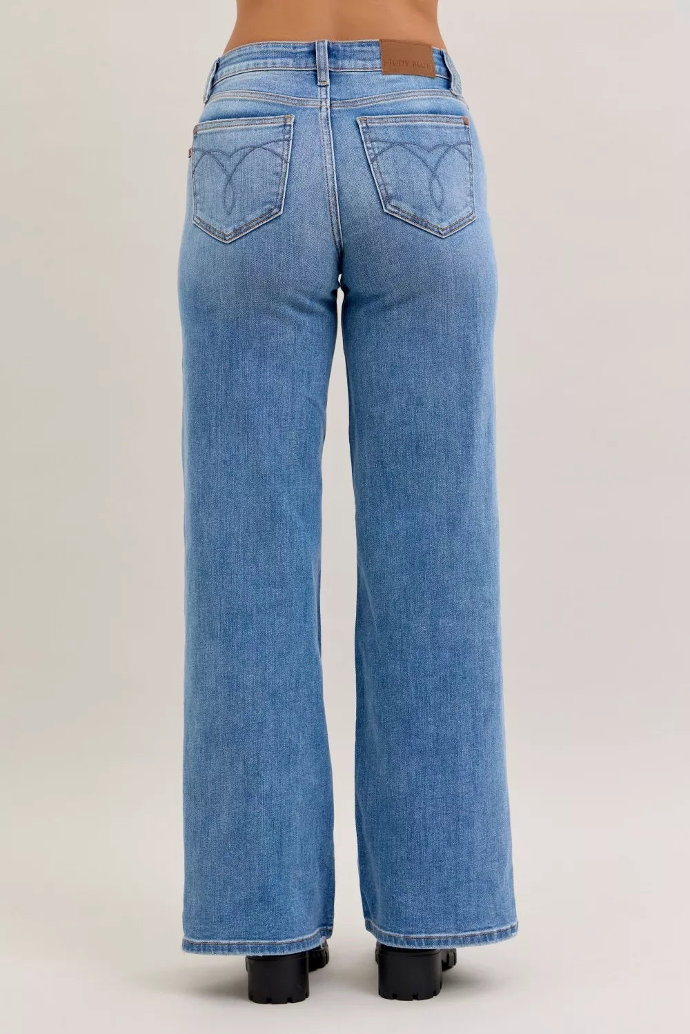 Vida jeans med mellanmidja, bild 5