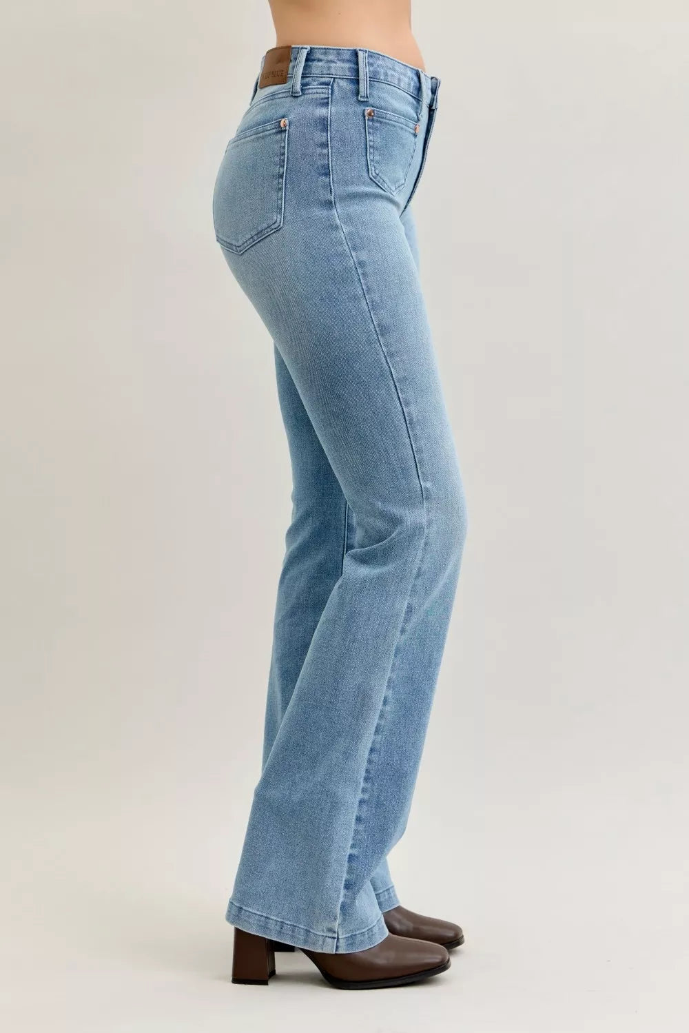 Bootcut-jeans med mellanmidja och kontrasttvätt, bild 3